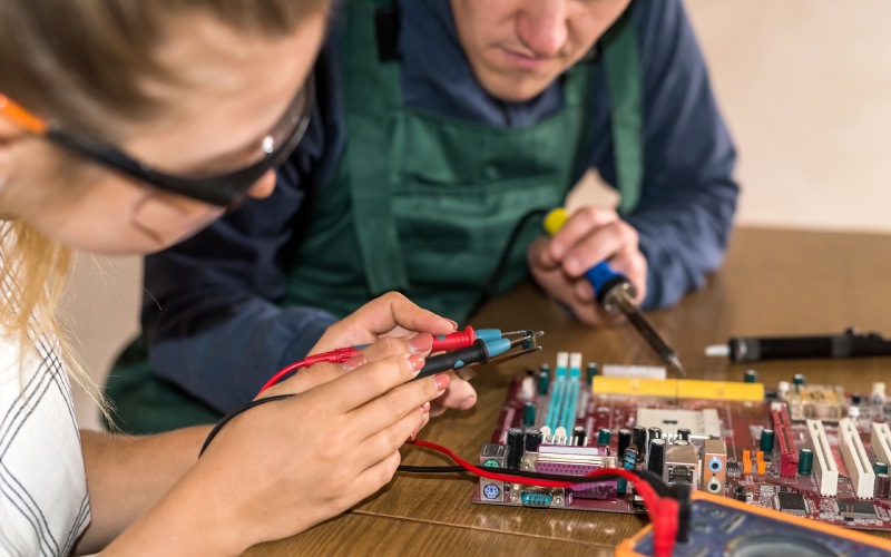 Computer hardware courses